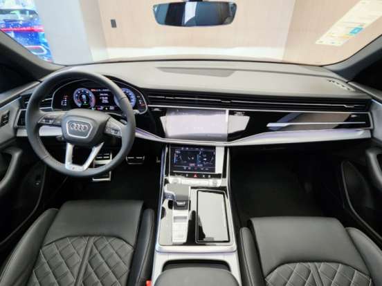 AUDI-Q8-3.0 TFSI GASOLINA PERFORMANCE BLACK QUATTRO TIPTRONIC AUDI-Q8-2025