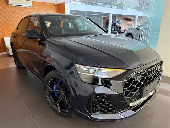 AUDI-RS Q8-2025