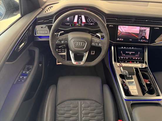 AUDI-RS Q8-2025