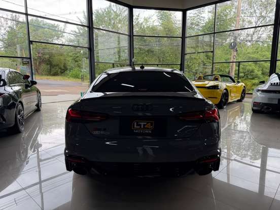 AUDI-RS5-2023
