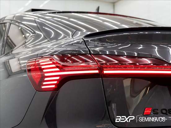 AUDI-SQ8 E-TRON-2023