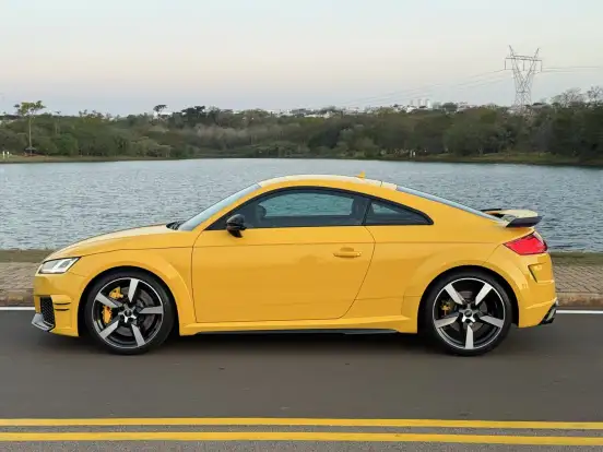 AUDI-TT RS-2021