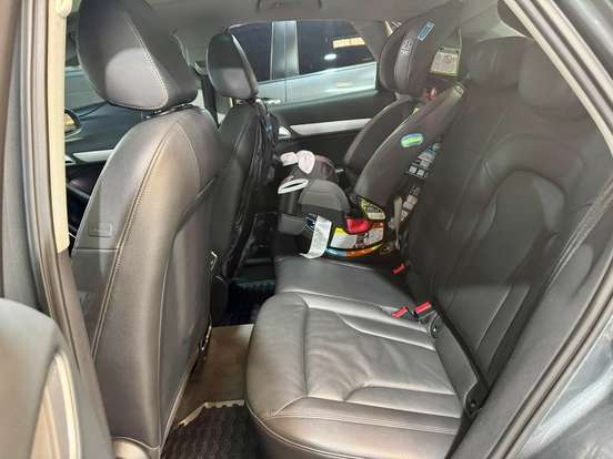 AUDI-Q3-2018