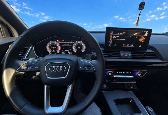 AUDI-Q5-2023