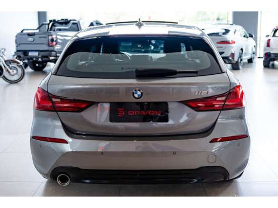 BMW-118i-2022