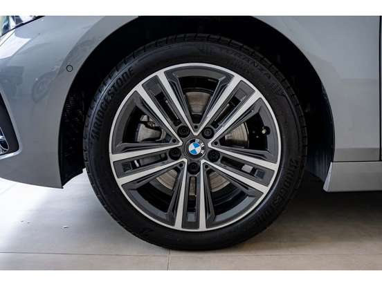 BMW-118i-2022