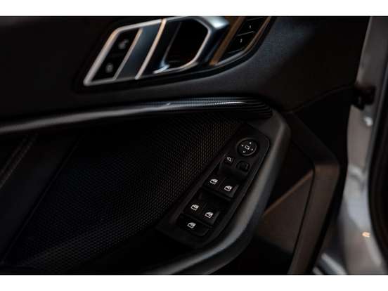 BMW-118i-2022