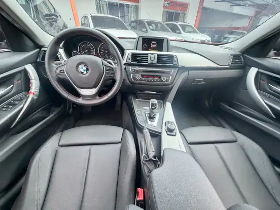 BMW-320i-2015
