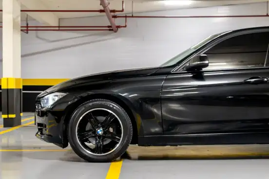 BMW-320i-2015