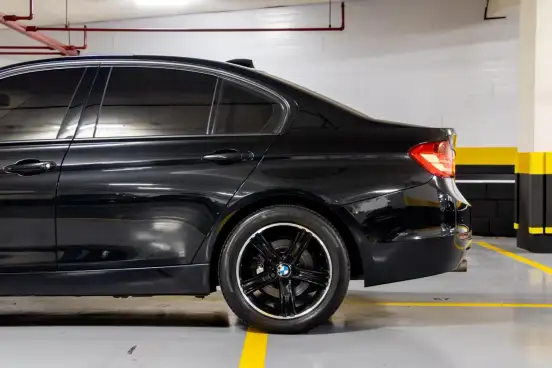 BMW-320i-2015