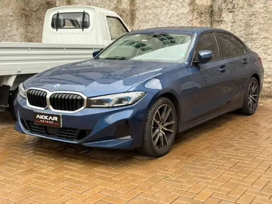 BMW-320i-2022