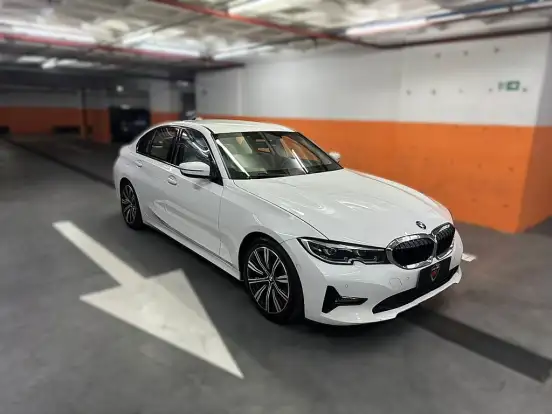 BMW-320i-2021