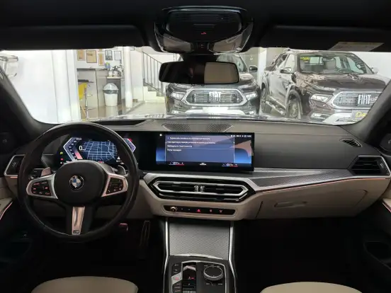 BMW-320i-2023