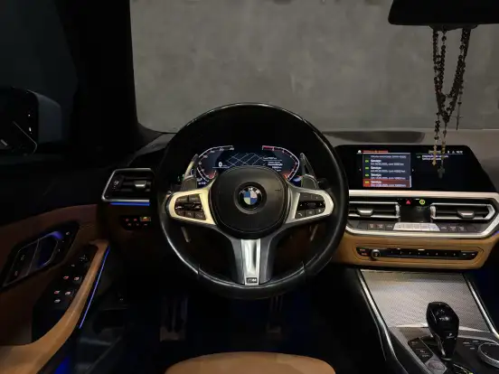 BMW-320i-2021