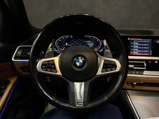 BMW-320i-2021