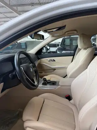 BMW-320i-2021