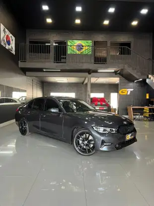 BMW-320i-2021