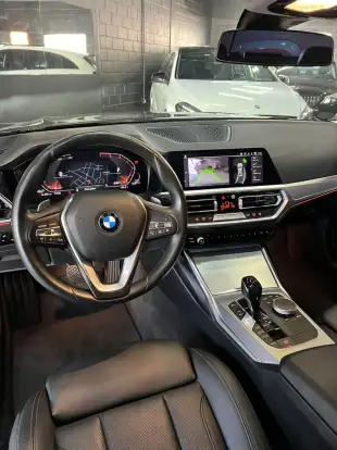 BMW-320i-2021