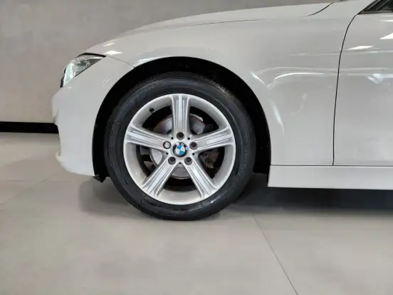 BMW-320i-2.0 16V TURBO GASOLINA 4P AUTOMÁTICO BMW-320i-2013