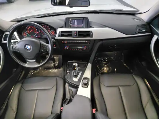 BMW-320i-2013
