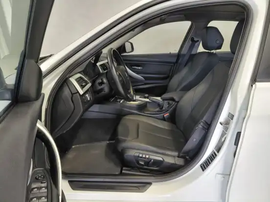 BMW-320i-2.0 16V TURBO GASOLINA 4P AUTOMÁTICO BMW-320i-2013
