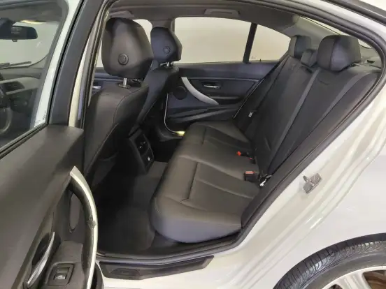 BMW-320i-2013
