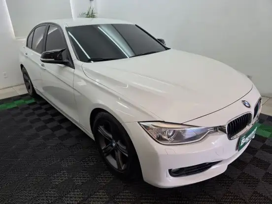 BMW-320i-2013