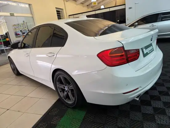 BMW-320i-2013
