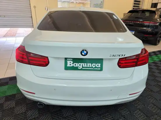 BMW-320i-2013