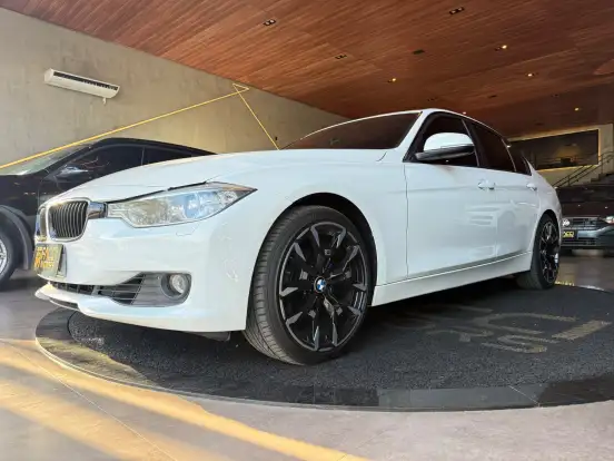 BMW-320i-2014