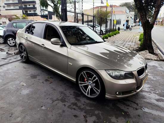 BMW-320i-2009