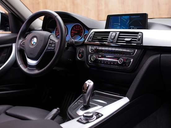BMW-320i-2.0 16V TURBO ACTIVE FLEX 4P AUTOMÁTICO BMW-320i-2013