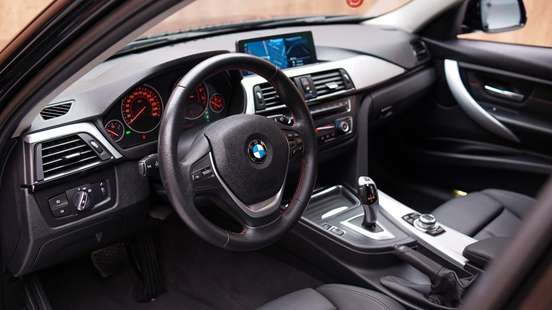 BMW-320i-2013