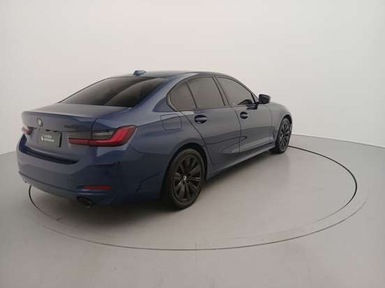 BMW-320i-2023