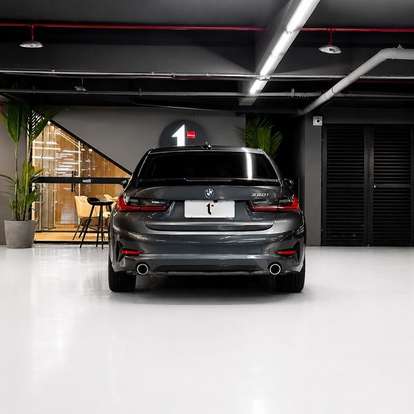 BMW-320i-2022