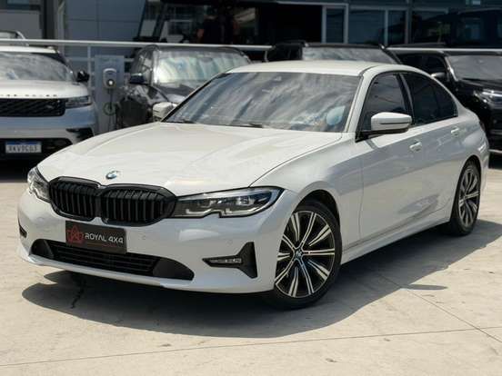 BMW-320i-2022