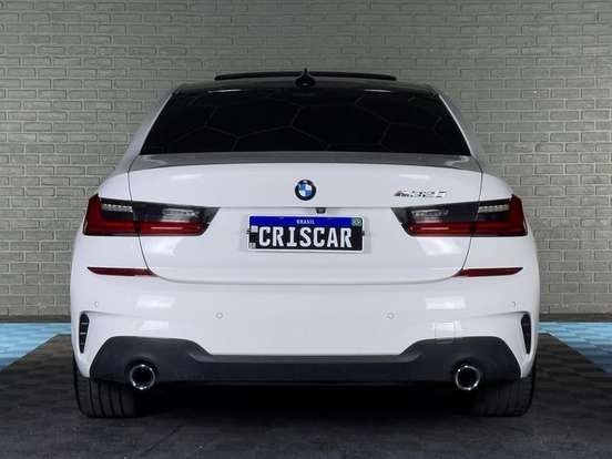 BMW-320i-2021