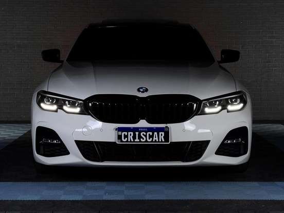 BMW-320i-2021