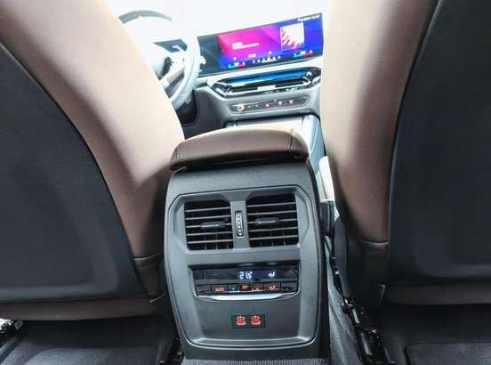 BMW-320i-2025