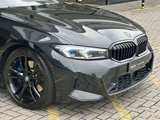 BMW-320i-2022
