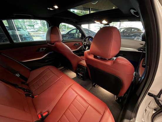 BMW-320i-2024
