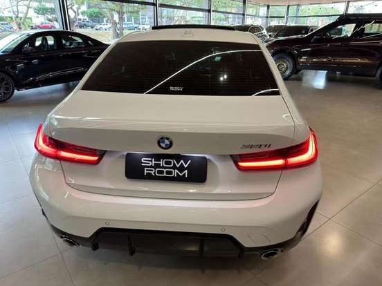 BMW-320i-2024