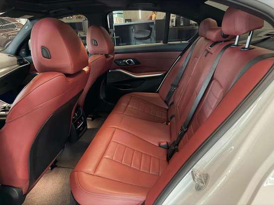 BMW-320i-2024