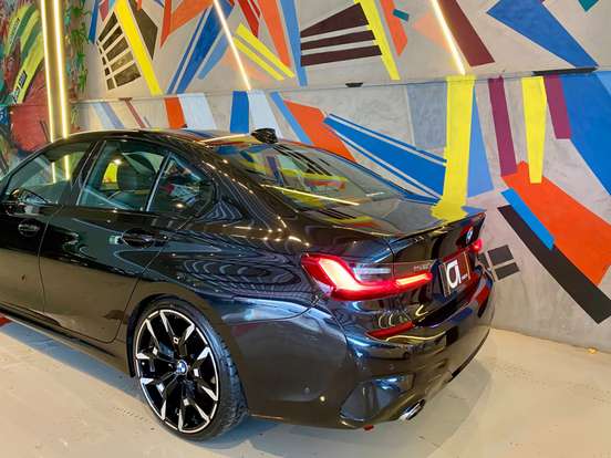 BMW-320i-2021