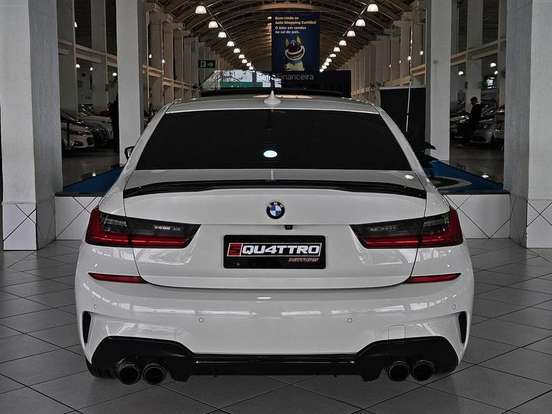 BMW-320i-2020