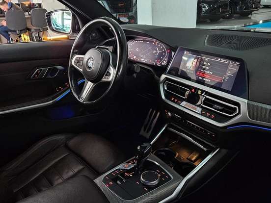 BMW-320i-2020