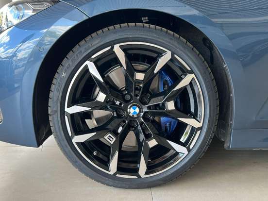 BMW-320i-2025