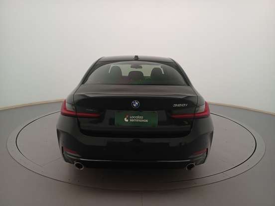 BMW-320i-2022