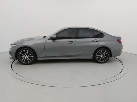 BMW-320i-2023