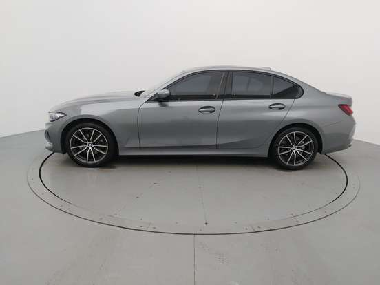 BMW-320i-2023